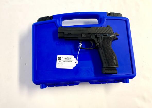 sig sauer p226 semi auto .40sw 23110039 used