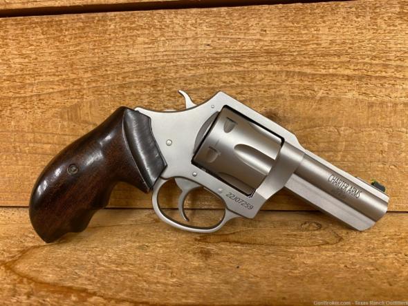 charter arms professional .357mag revolver w/ original box & wood - used