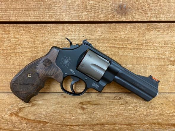 smith & wesson model 329pd .44 magnum revolver 4in barrel nib