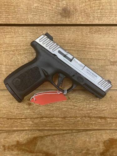 smith & wesson sd9 2.0 9mm luger - used