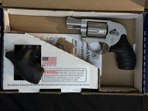 used smith & wesson - s&w - 638-3 25100088