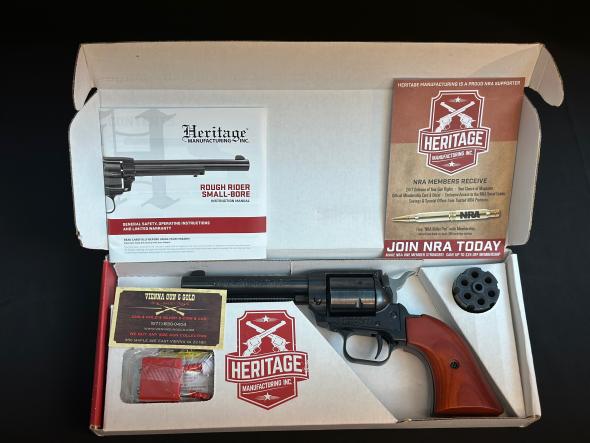 used rough rider .22mag/lr 25110264