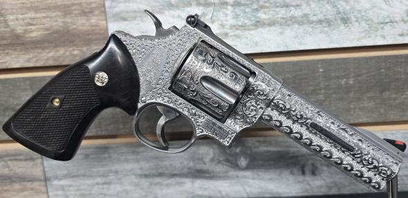 smith & wesson model 629-6 .44 magnum  custom hand-engraved by howard r. barnett