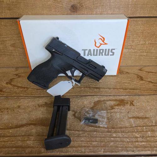 taurus tx22c compact .22lr 3.5" bbl w/thrd adapter 3- 13 rd mags or